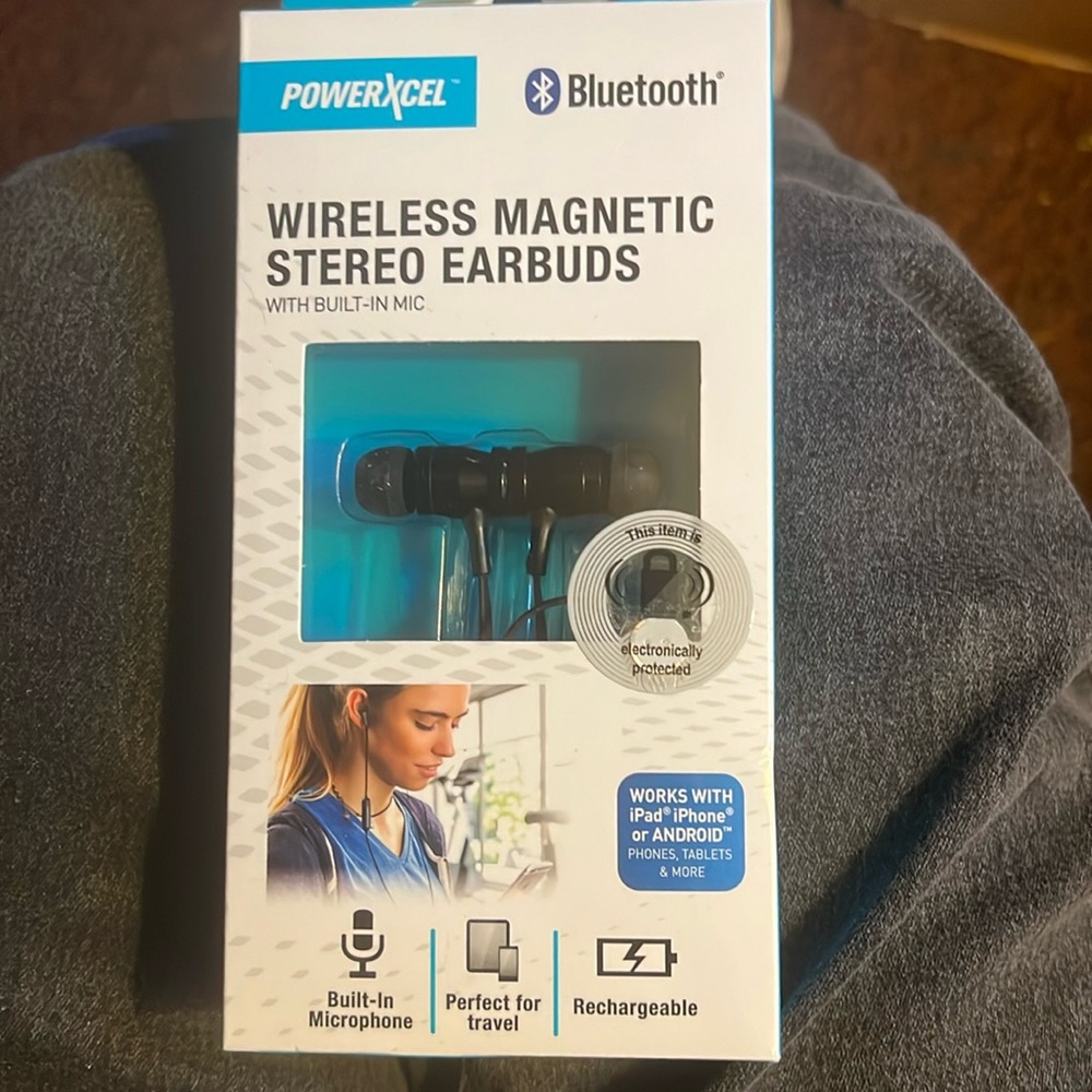 BOGO POWEREXCELL WIRELESS. STEREO EARBUDS